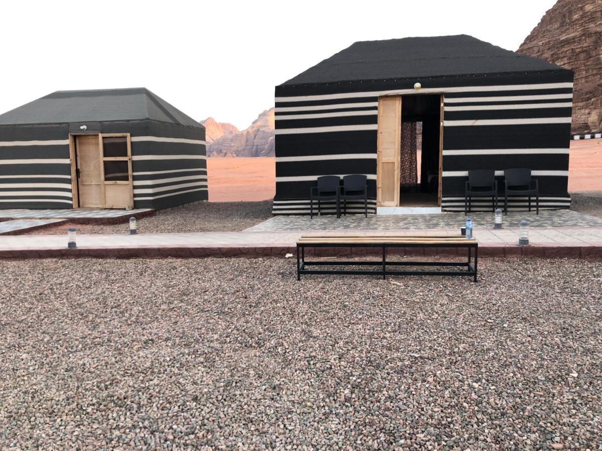 Flowers Rum Camp Wadi Rum Exterior foto
